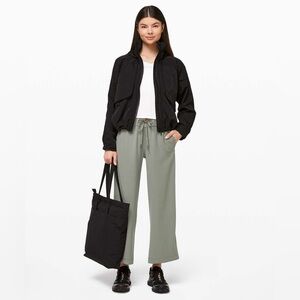Lululemon Women's On the Fly Wide-Leg 7/8 Woven Pants, Grey Sage, Size 6
